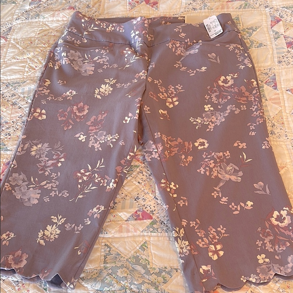 NWT, floral print crop pants with scalloped trim on legs*Price discounted*